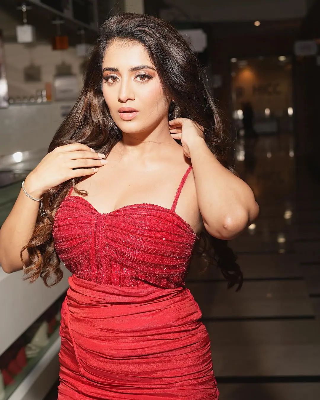 Rashi Singh Long Legs Show in Red Gown